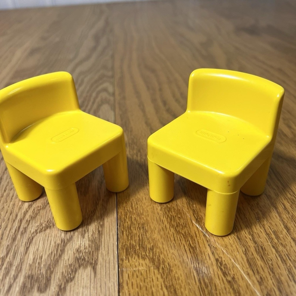 Little Tikes Vintage Dollhouse Patio Furniture Table & 2 Yellow Chairs Picnic - Picture 3 of 12
